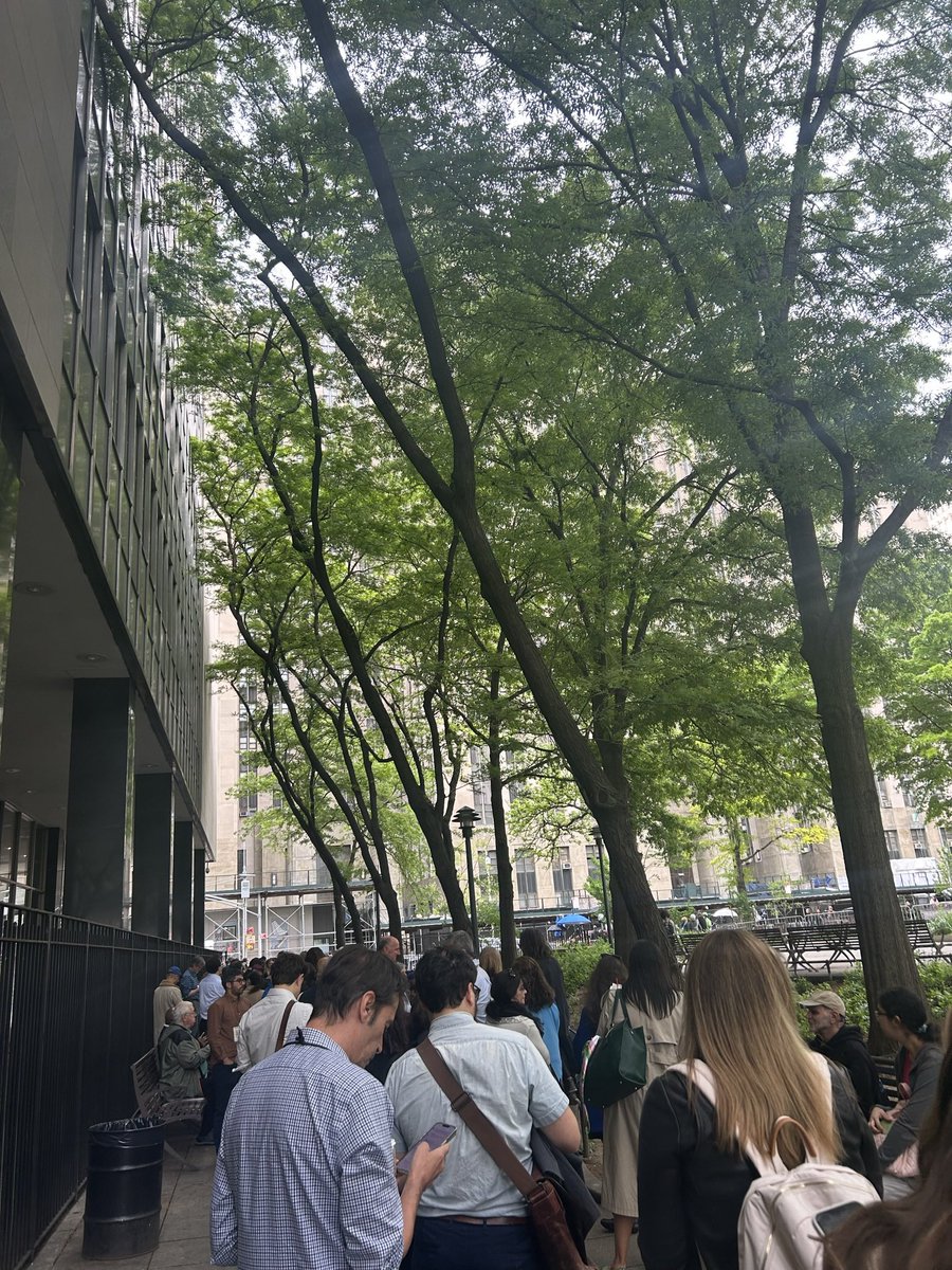 Good morning from 100 Centre St for DAY 14 of Trump’s NY criminal trial and the second day of Stormy Daniels’ testimony. It’ll be a packed house today. I’ve never seen this many reporters line up this early. I’m here for @lawfare (if I get in!) 🧵⚖️