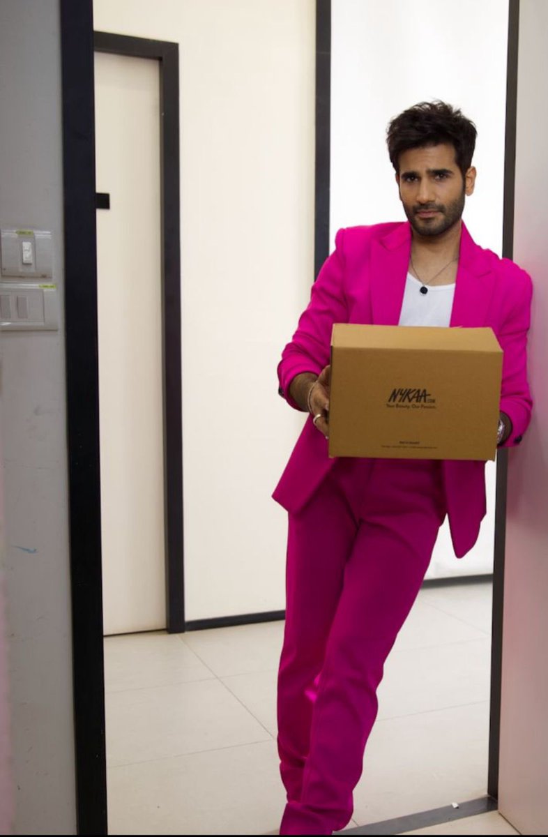 Still can’t believe Karan Tacker came to deliver my nykaa sale parcel😭 Am I dreaming or something??