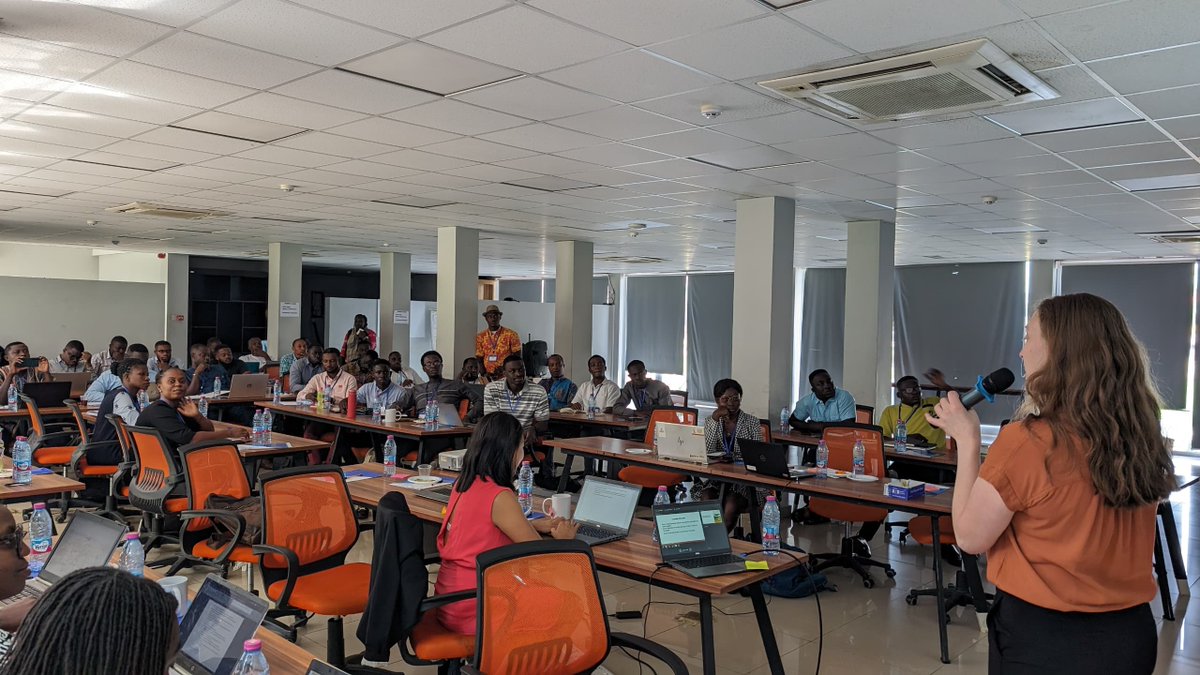 #Ghana pledged to restore 2Mha of land by 2030! Local #RestorationChampions are at the forefront to realize this pledge. This week, #TerraFund for AFR100 partners in the Ghana Cocoa Belt gathered to learn skills to Monitor, Report & Verify their projects. Ayekoo - well done👏