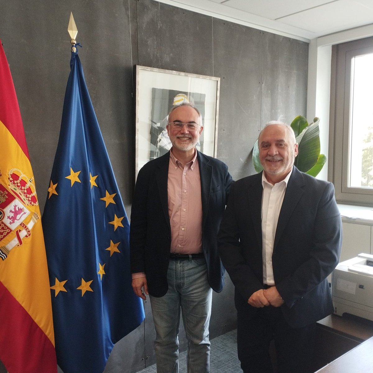 Provechosa reunión hoy con el Sr. @CigudosaJuan, Secretario de Estado de Ciencia, Innovación y Universidades, para tratar el presente y futuro de la investigación del Alzheimer en España.