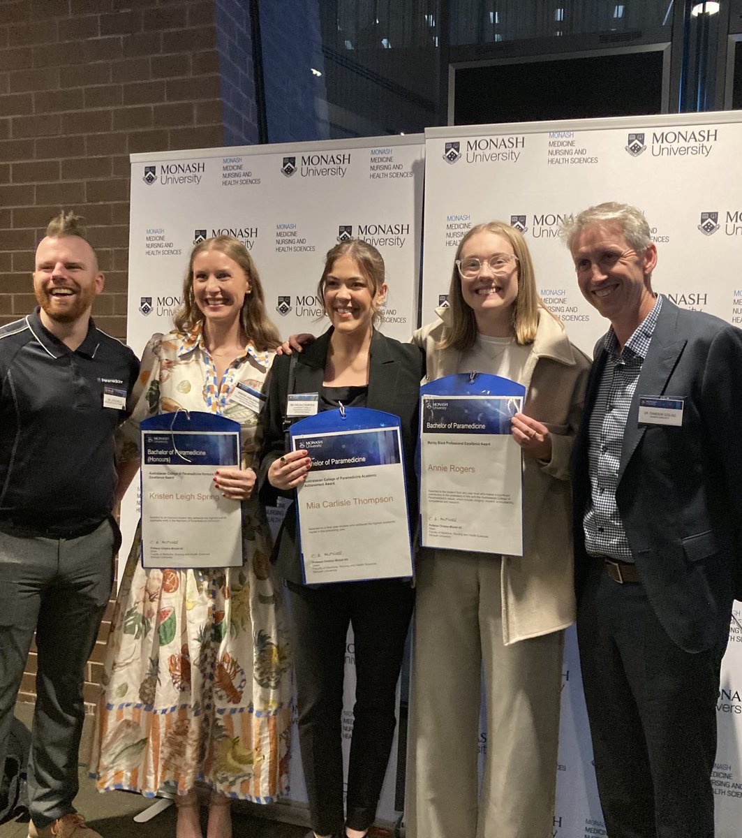 Congratulations to our ⁦@monash_para⁩ award winners Annie Rogers, Mia Thompson and Kristen Spring. Thanks ⁦@ACParamedicine⁩ for sponsoring the awards.