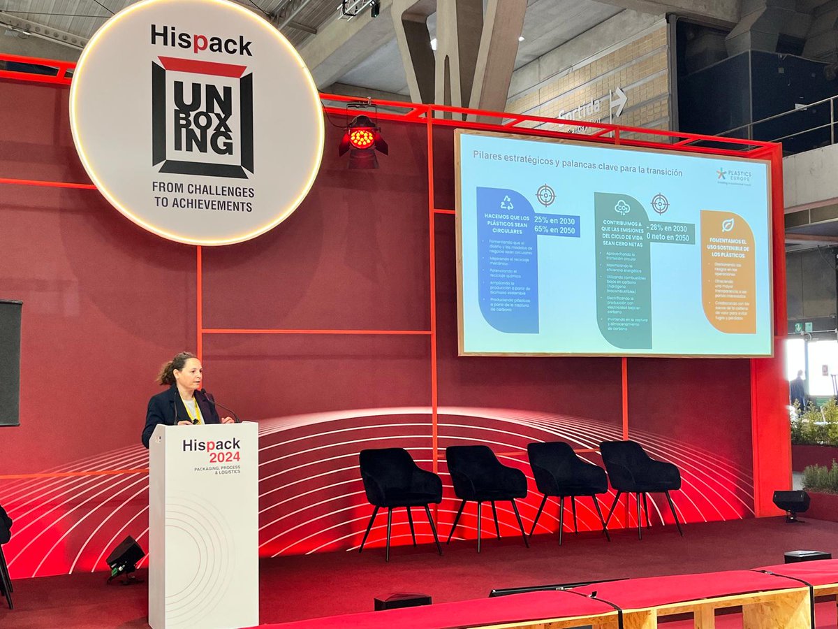 PlasticsEuropES's tweet image. 📍 Nuestra compañera @beatrizmeunier1 ha participado en @Hispackbcn presentando nuestra hoja de ruta #PlasticsTransitionRoadmap. Te contamos algunas de sus conclusiones:
✅ Los plásticos son estratégicos para Europa
✅ Alcanzar la circularidad de los plásticos y las cero…