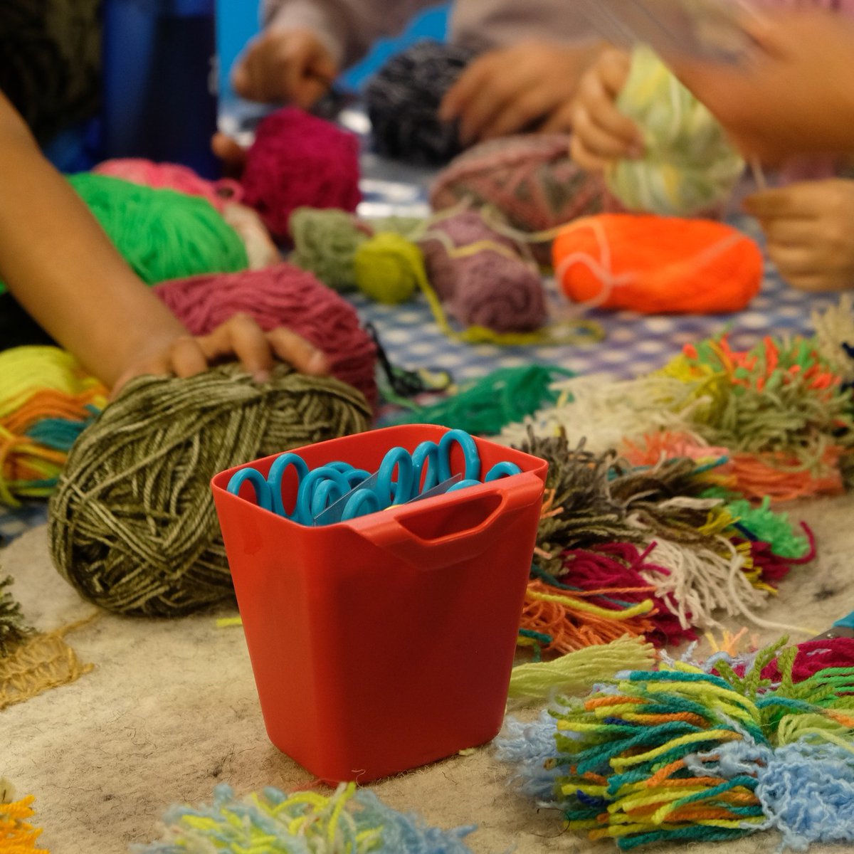 Craft and Chatter at Devonport Library on 
Mon 13th May 2-3pm will be all about #TheMossyCarpet with Art and Energy's Jenny

Come along & join in at this free weekly crafting session, aimed at adults, all welcome 
@plymlibraries #artandenergy