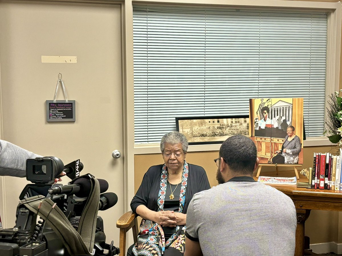 We were honored to be a part of Ms. Daisy Bates statue unveiling watch party at LR Central High. Ms. Eckford, one of the Little Rock Nine, joined us to watch the livestreamed ceremony. Ms. Bates, along with Johnny Cash, were chosen to represent Arkansas at the U.S. Capitol.
