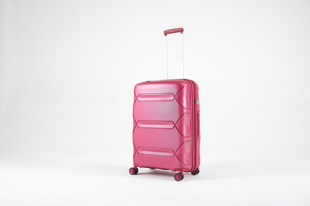 Travel Blue introduces new luggage line into travel retail in time for TFWA AP: Travel Blue Journey Jet case. Travel Blue has launched a new collection of luggage into travel retail as part of the company’s ‘Our Blue Way’ sustainability mission. The… dlvr.it/T6dlwg