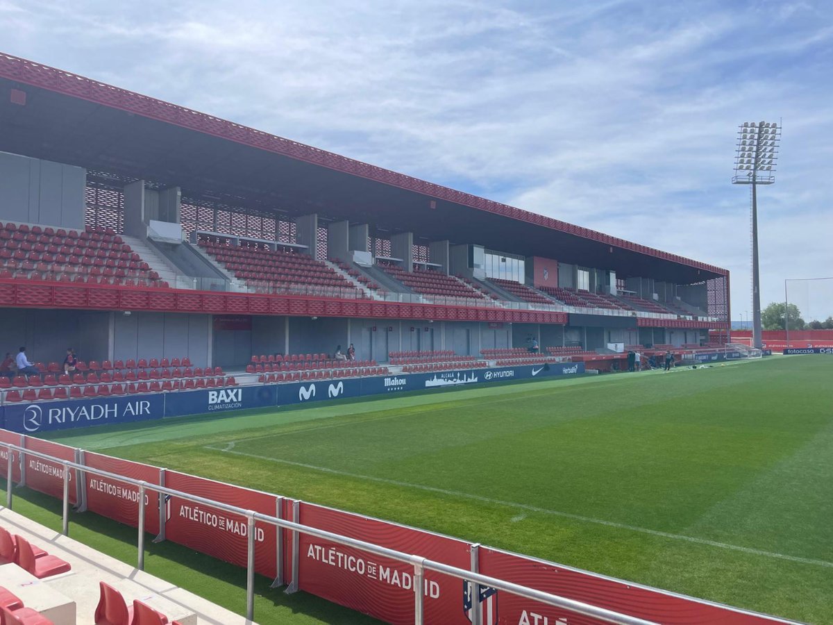 Daniel Tafur y Emilio Andreu, junto a Javier Díaz de la Peña, de <a href="/au_arquitectura/">a+u_arquitecturayurb</a> de Almendralejo, han visitado la ciudad deportiva del <a href="/Atleti/">Atlético de Madrid</a> en Alcalá de Henares.

Esta visita se ha hecho de cara a futuros proyectos para nuestra ciudad deportiva.