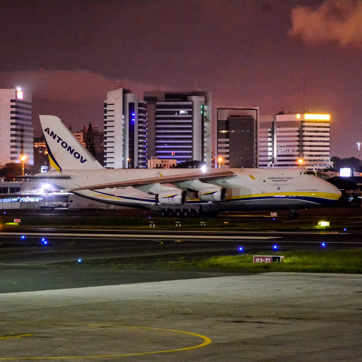 Un #TBT no tan #TBThursday 
Visita en May/2021 del AN-124 <a href="/AirlinesAntonov/">ANTONOV Airlines</a> de <a href="/AirlinesAntonov/">ANTONOV Airlines</a> en #Guayaquil <a href="/Aeropuerto_GYE/">Aeropuerto de Guayaquil / TAGSA</a> <a href="/AeromundoAvGeek/">Aeromundo Magazine EC</a> #AvGeek #Antonov #An124