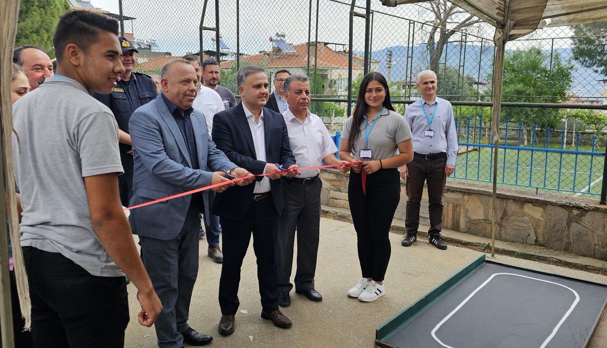 bozdoganmtal's tweet photo. TÜBİTAK 4006 Bilim fuarı sergimiz 11 adet projemiz ile ziyarete açılmıştır.Emeği geçen herkese teşekkür ederiz.
@Aydin_MEM 
@MehmetMadran09 
@necipteker 
@veyselkasapoglu 
@ilkeray48 
@veyselkasapoglu 
@BozdoganIlce https://t.co/RzOeOUhkvK