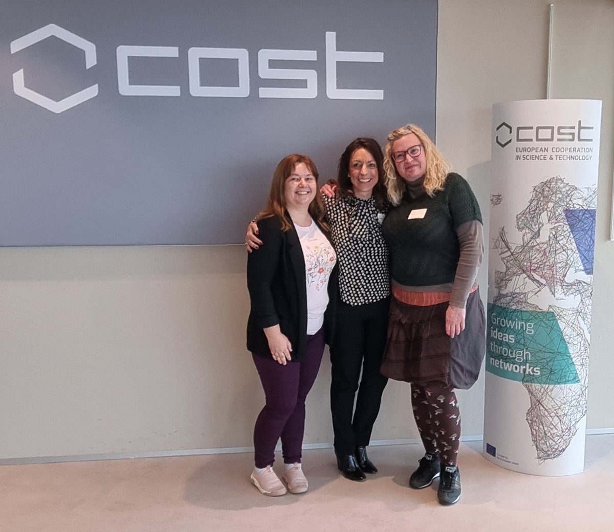 Managing a #COSTaction is a mind-set and an extraordinary opportunity of growth (all around). Together with @RotterAna and @dwarf_gocko at @COST_Academy we have shared the way we made our Actions successful. Thank you @COSTprogramme and @EU_Commission for supporting our science.