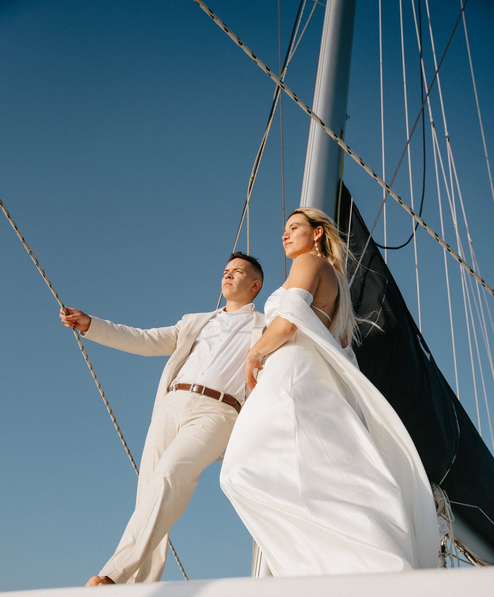 TheRealNichole's tweet photo. Sailboat elopement https://t.co/C6M38h8qOB