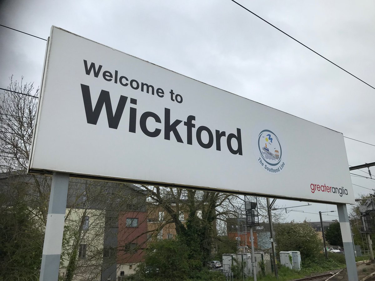 Great to see that the Southminster branch line and Wickford station have received their respective Community Rail Partnership logos.
@ESSCRP_ 
@CommunityRail 
@greateranglia