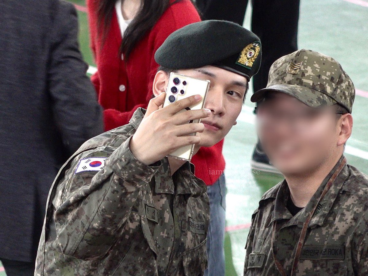iamyourmuse's tweet photo. 한상혁 훈련병 근무지 확정됐습니다 빨리 확인하세요
어디냐면 바로바로..
무대입니다, https://t.co/7nZ39OXaiB