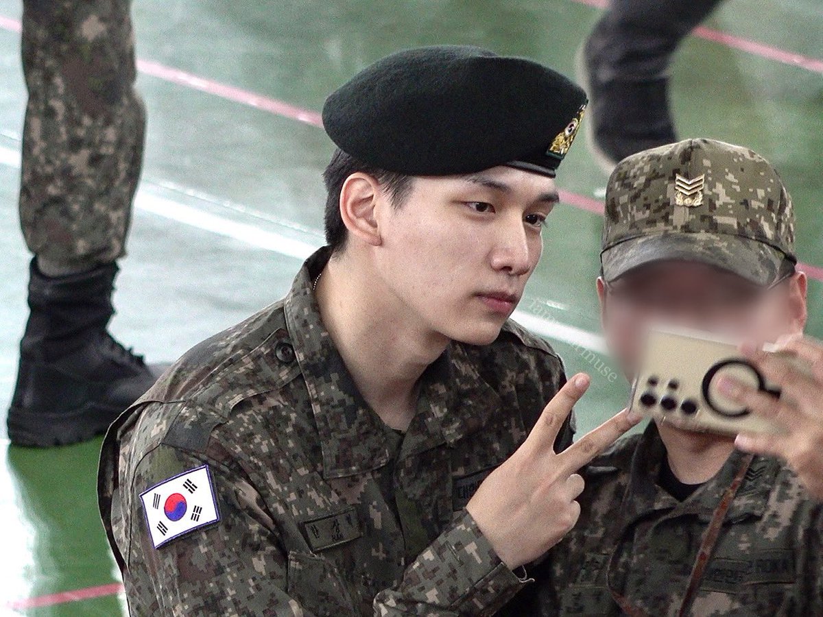 iamyourmuse's tweet photo. 한상혁 훈련병 근무지 확정됐습니다 빨리 확인하세요
어디냐면 바로바로..
무대입니다, https://t.co/7nZ39OXaiB