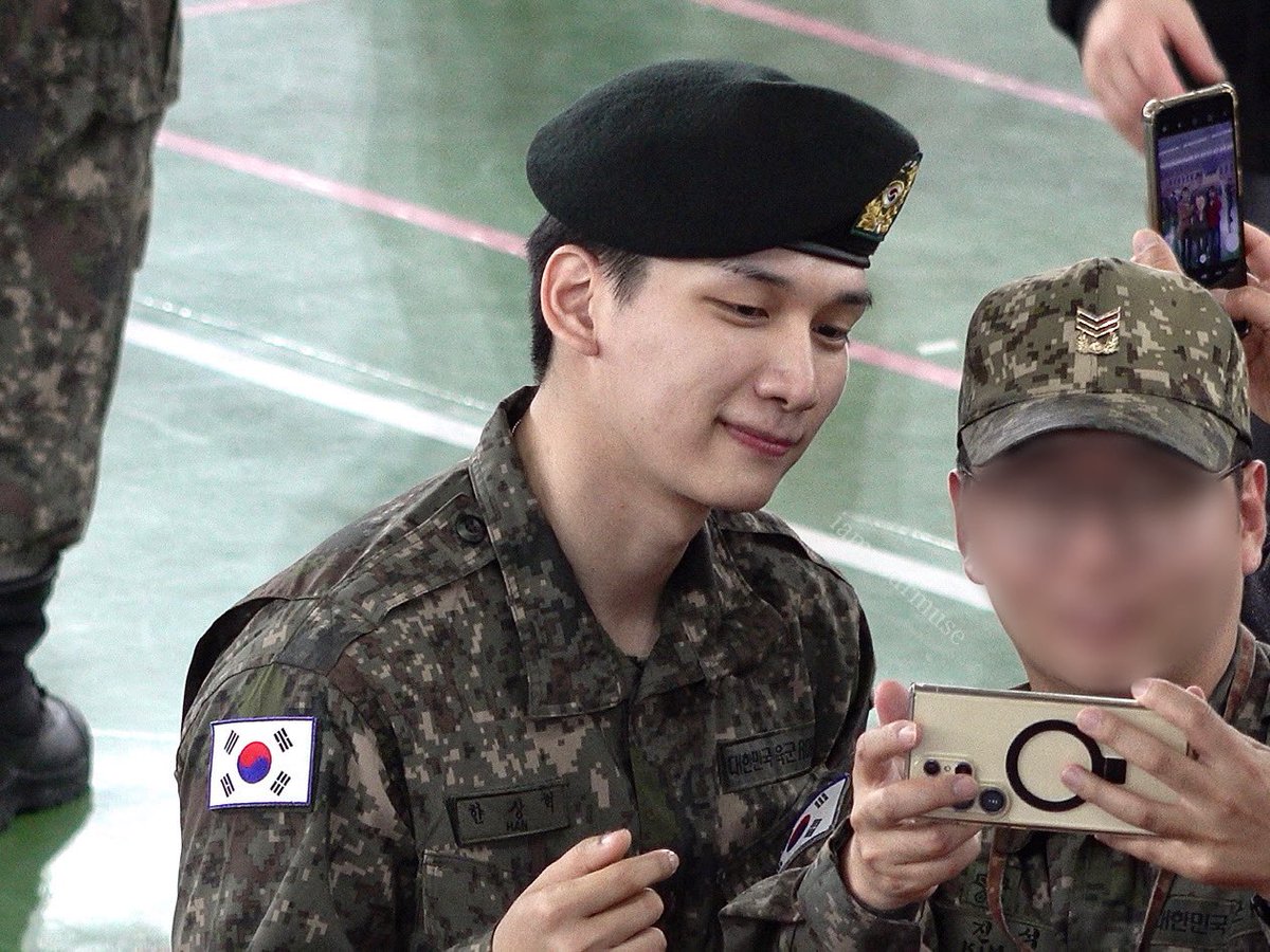 iamyourmuse's tweet photo. 한상혁 훈련병 근무지 확정됐습니다 빨리 확인하세요
어디냐면 바로바로..
무대입니다, https://t.co/7nZ39OXaiB