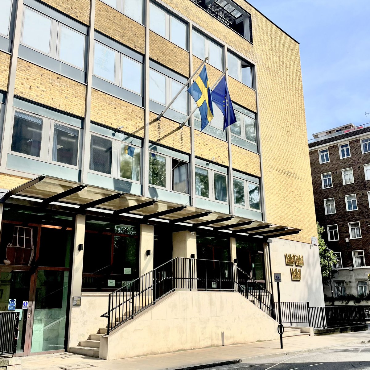 Productive morning at @swedeninuk briefing Nordic officials on the situation in #HongKong, including the dangers of #Article23 legislation, #FreeJimmyLai, and our call to 🇪🇺 member states to introduce migration pathways specific to Hong Kongers.
