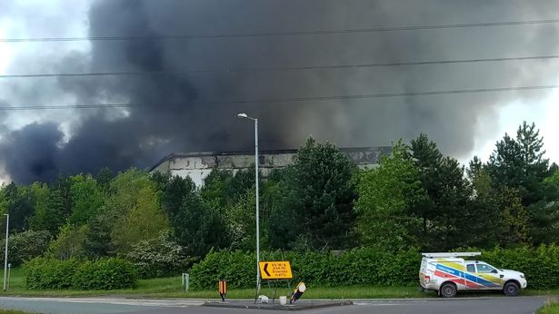 #Cannock fire pictures show scale of blaze as residents describe sound 'like a bomb'
🔗 birminghammail.co.uk/black-country/…
#A460 #Burntwood #Hednesford #M6 #Rugeley #truckingNews