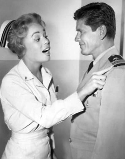 Today’s Find: The American TV comedy “Hennesey” ran 1959-1962 with Jackie Cooper as the Navy physician title character tinyurl.com/y4f8yh3uAbby Abby Dalton played nurse Martha Hale; here she is with guest star Charles Bronson tinyurl.com/362up8pz #histmed #histnursing