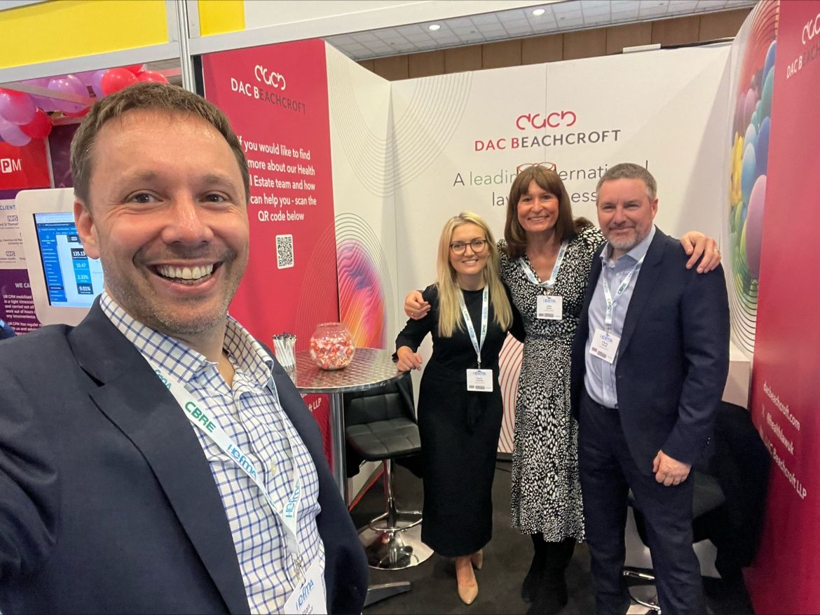 📸Smile for the camera! Stan Campbell, Terri Trapnell, @lisageary4 and Chris Waite from @DACBeachcroft are at stand 85 at the @HEFMAUK Leadership Forum in #Telford today if you fancy saying hello #healthlaw #HEFMAForum