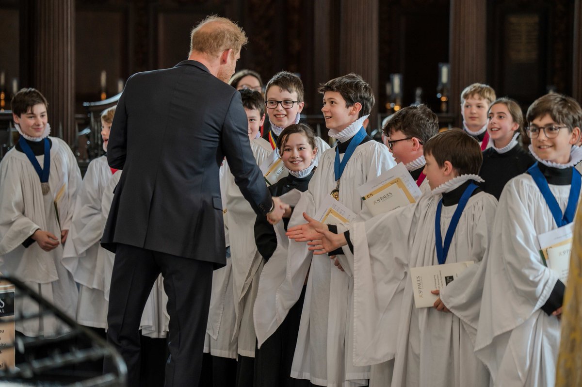 Wonderful to welcome @weareinvictus and members of their community yesterday, for a Service of Thanksgiving for their 10th anniversary! The Foundation's Patron, The Duke of Sussex, gave a reading, alongside Damian Lewis CBE & Michelle Turner & her family. #IAM10 📸 Graham Lacdao