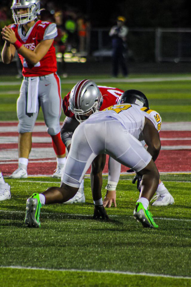 KyleNeddenriep's tweet photo. Enoch Atewogbola went from almost zero football experience to a Big Ten recruit. On the Avon defensive end, who found his confidence and self esteem through sports and is not afraid to be different. “I don’t try to be like everybody else.” https://t.co/bGsETlylWB https://t.co/FFf11ZPWsG