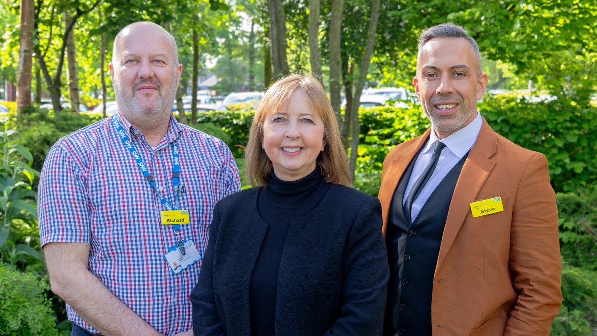 We've welcomed Julie Clennell, NHS England's regional Chief Nurse for the North East and Yorkshire to RDaSH today.....Thanks for coming to visit Julie! Julie is pictured here with Steve Forsyth, Chief Nurse, (right) and Richard Chillery, Chief Operating Officer.