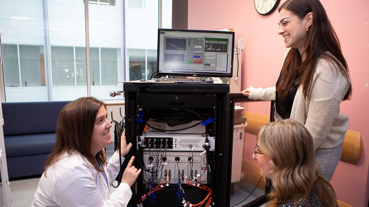 Neurodevelopmental disabilities are often a significant morbidity in #CongenitalHeartDisease survivors. Physicist Dr. Jennifer Lynch + team @ChildrensPhila are building a noninvasive optical neuromonitoring device to change that. Read more ms.spr.ly/6010YV6zu @HeartCare4Kids