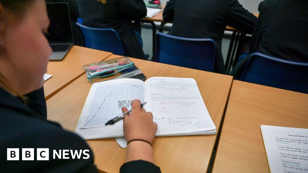 Eleven academy school head teachers have written to families in a joint letter over concerns about low pupil attendance. #education #ukschools #ukstudents #ukpupils #academyschools #ukheadteachers #schoolattendance buff.ly/3W9TB9j