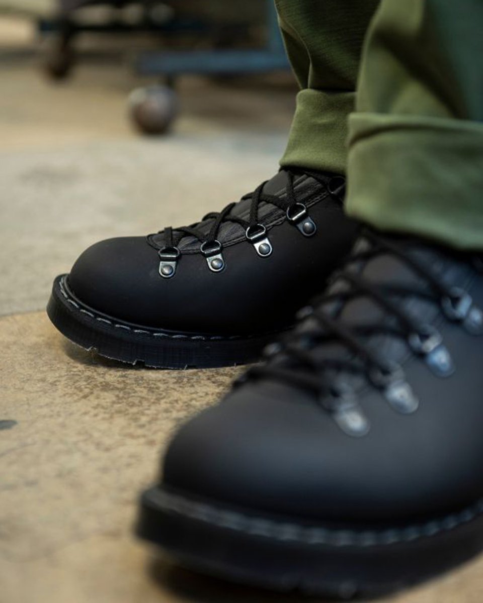 Drawing inspiration from traditional hiking boots, the Urban Hiker is a unisex style showcases the 5400 last and is crafted from various leathers, complete with our distinctive soft suspension soles.

 l8r.it/Rc7N