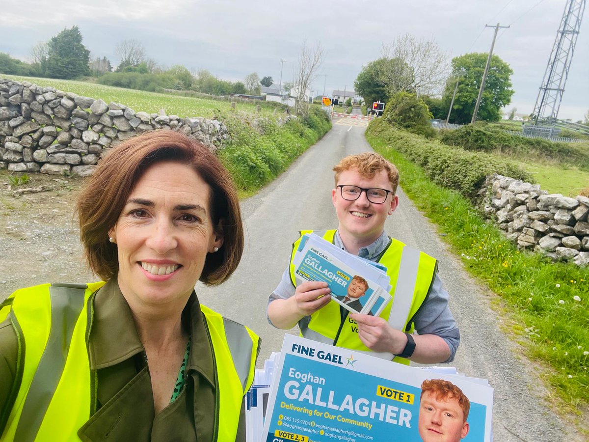 Great to be out canvassing in Oranmore with @FineGael local election candidate @Eoghan4g #LE24