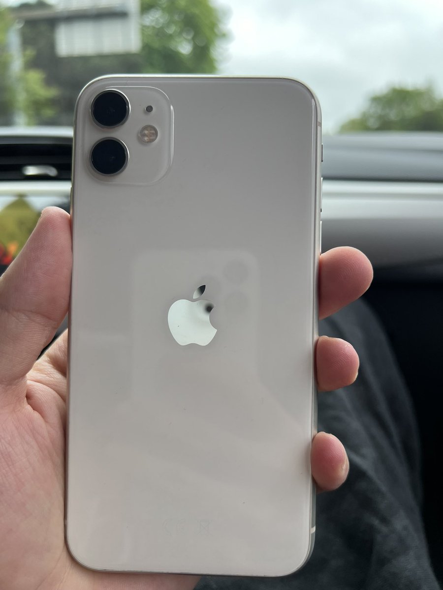 İphone 15 pro max aldığım için boşta olan 11’i tiviti favlayan birisine hediye etmek istiyorum..Umarım ihtiyacı olan birisine çıkar