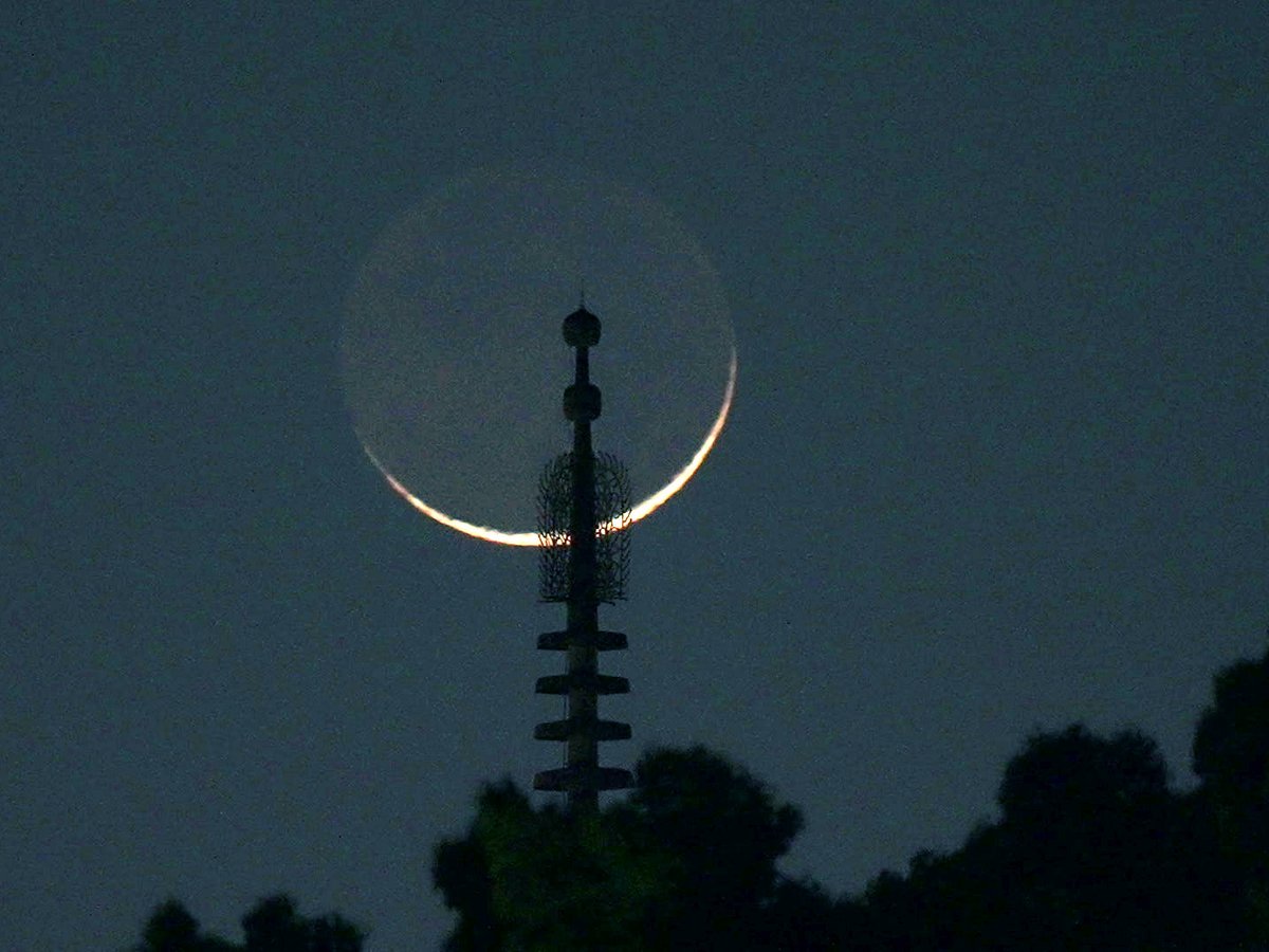 今宵の月と興福寺五重塔