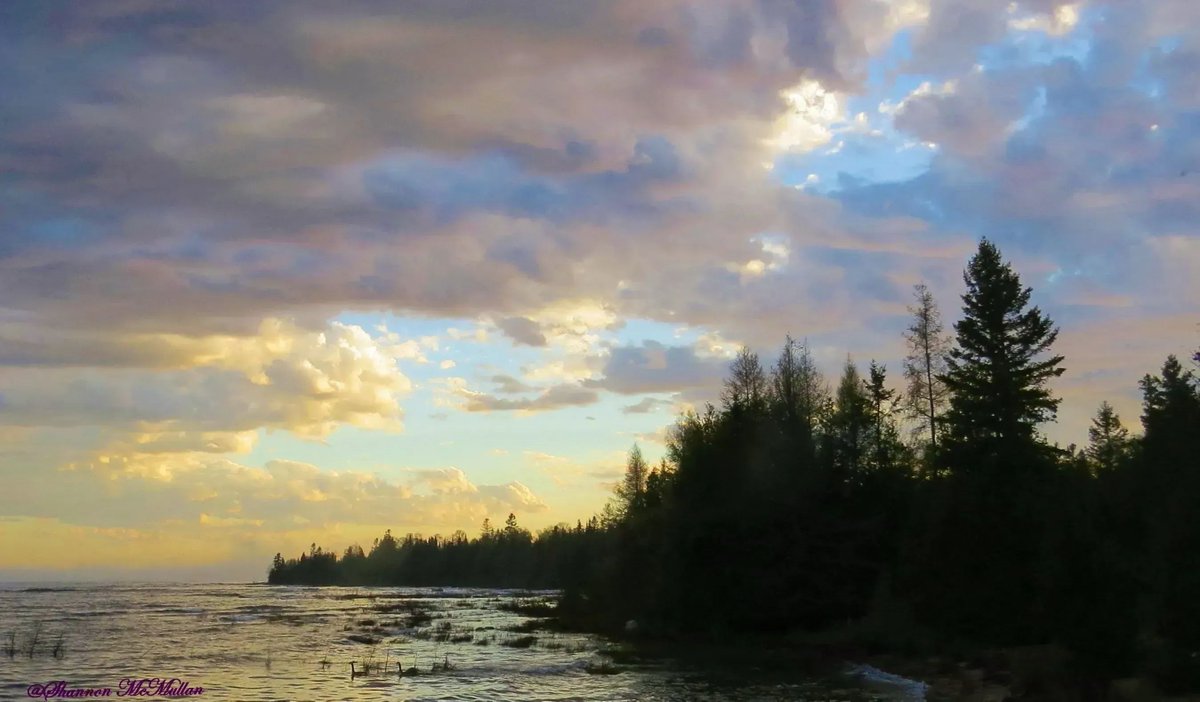 A sunset at Dean's Bay! Beautiful vistas around every corner on Manitoulin Island! #sunsets #photography #travel #manitoulinmagic #goodtwitter