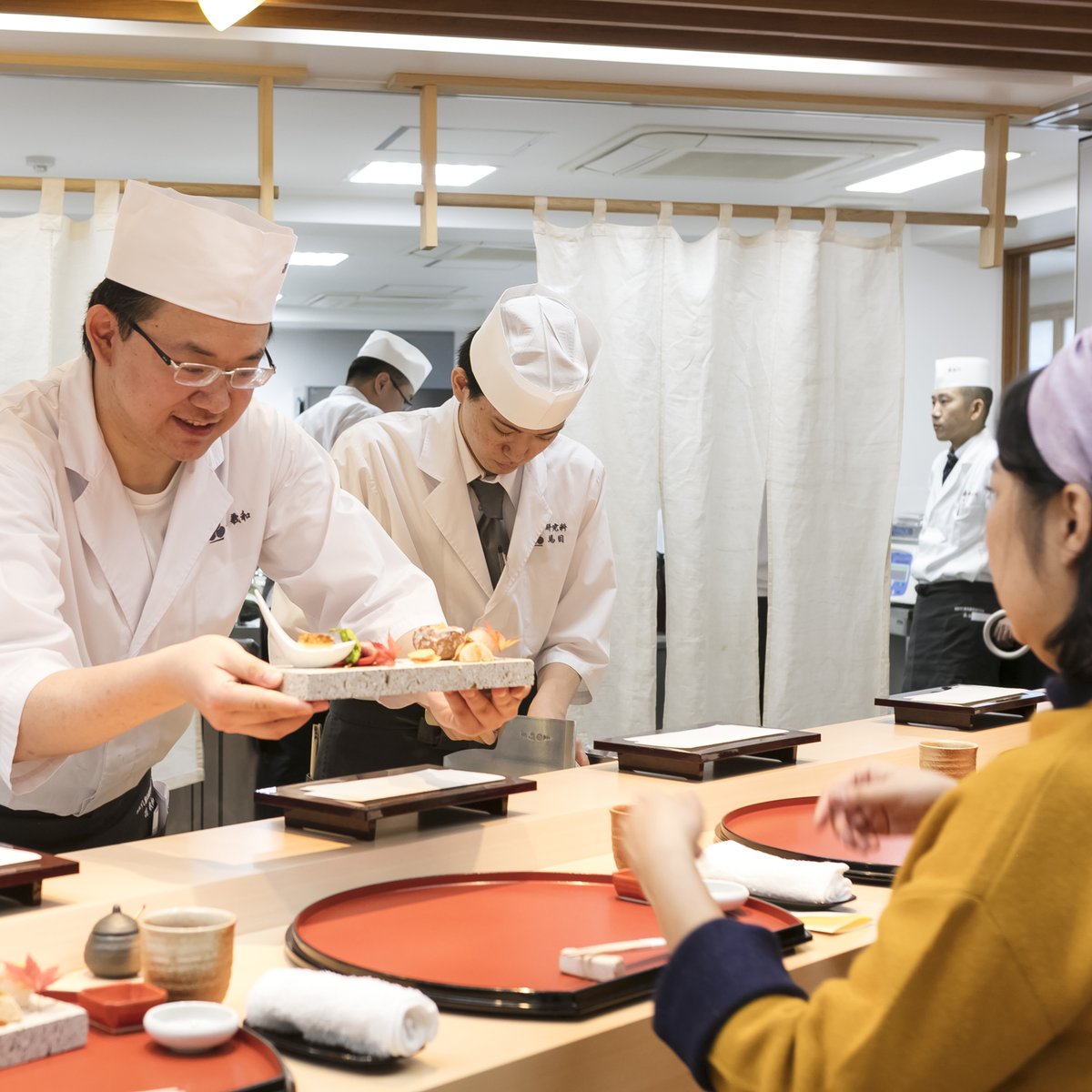 Chefs with genuine Omotenashi (Japanese hospitality) skills are highly sought after across the world, as the popularity of Japanese restaurants expands.

Learn more: ow.ly/7CeV50RqIK9