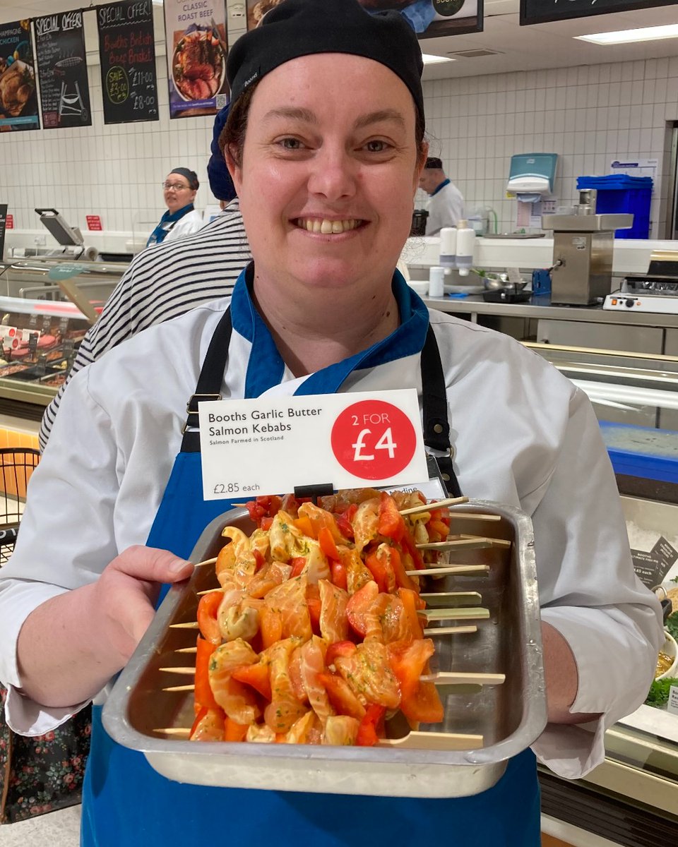Fresh counter Thursday! If you're firing up the BBQ this weekend, you'll find lots of tasty options at our counters in store 👀 Nadine at Penwortham has freshly made Piri Piri salmon kebabs, and Emma at Kendal has full array of fish 🐟
