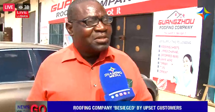 ROOFING COMPANY 'BESIEGED' BY UPSET CUSTOMERS You are watching #NewsOnTheGo where some unhappy customers have pounced on a Lusaka roofing company that allegedly failed to honor its agreement. Click on the link for the full video:fb.watch/rYtkXzRUcY/