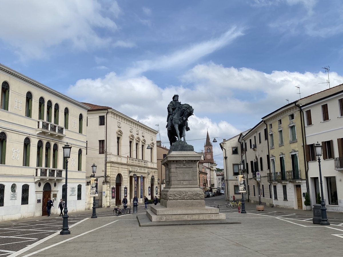 Variabilità. Piazza Garibaldi a #Rovigo #Polesine #fotografia #architecture #architwitter #travel #travelphotography