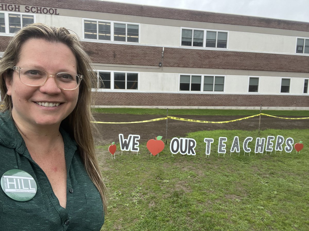 As the mom of two kids who attended Lebanon public schools, a former PTO President, and a candidate for NH Executive Council, I am so thankful for our teachers!! Happy #TeacherAppreciationWeek! 🍎🧑‍🏫📚

#nhpolitics