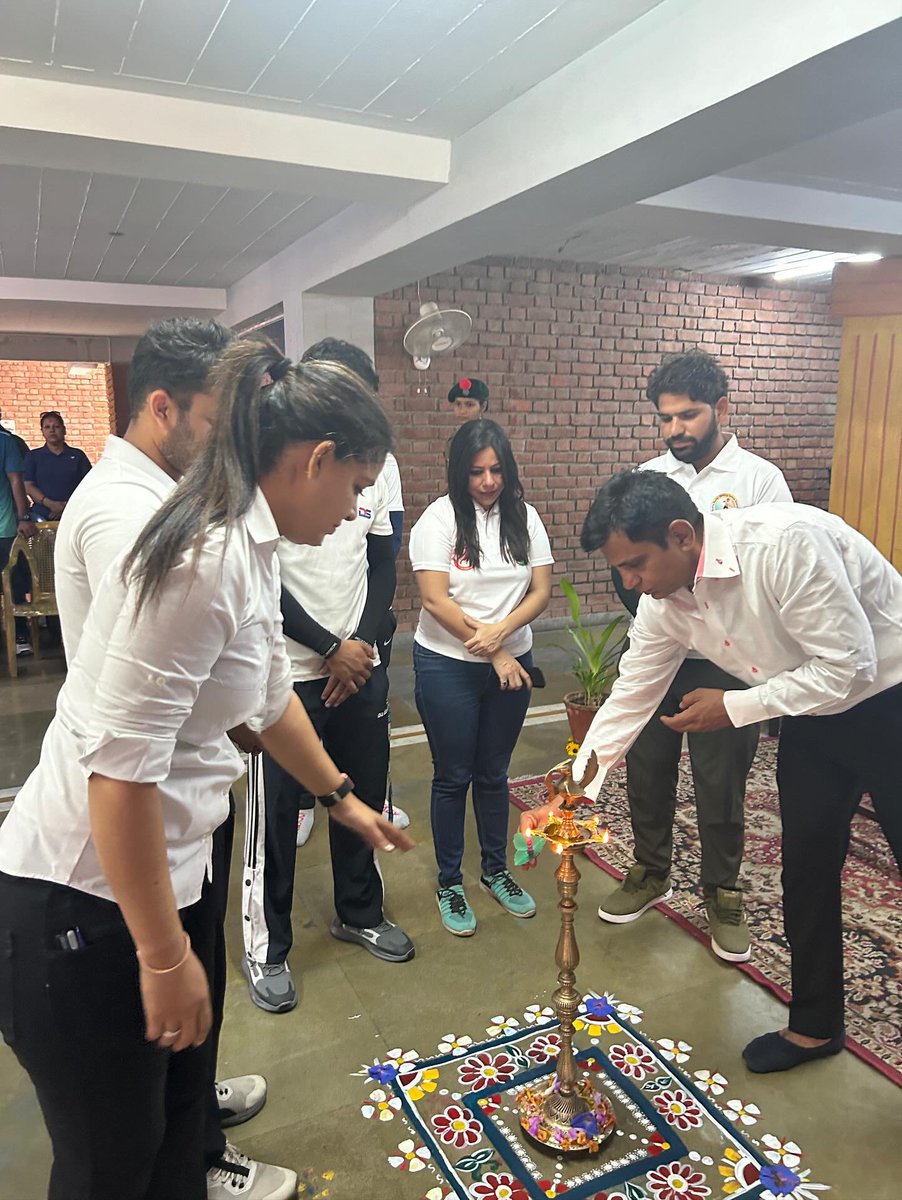 Sportworks360's tweet photo. Today WBFI president Mr varun ahlawat visited Cambridge school Greater noida as a chief guest. 

@varunahlawatt 
@Sportworks360 

#sportworks360 #sportworks360foundation https://t.co/JdOMpYG2IX