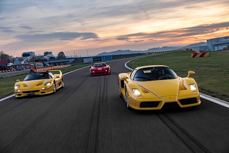 🤝 @Pirelli y @Ferrari continúan su alianza eterna: P Zero Corsa System para el Ferrari Enzo ❤️ 💛 bit.ly/3USSiun