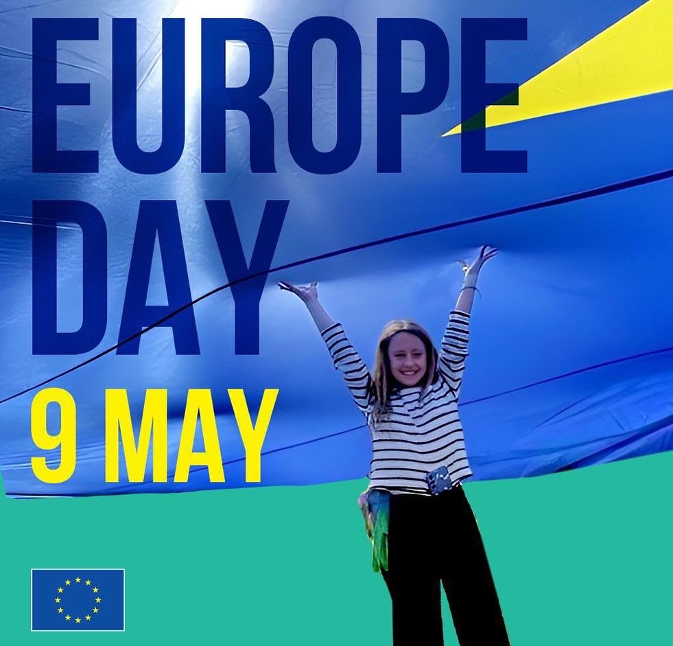 🇪🇺🇹🇷 Büyükelçimizin Avrupa Günü Mesajı:
“Sevgili Dostlar,
Avrupa Günü kutlu olsun! 🎉 Bugün Avrupa Günü'nü kutlarken, AB içinde bizi birbirimize bağlayan değerleri kucaklayalım: barış, demokrasi ve insan hakları.
…
1/2