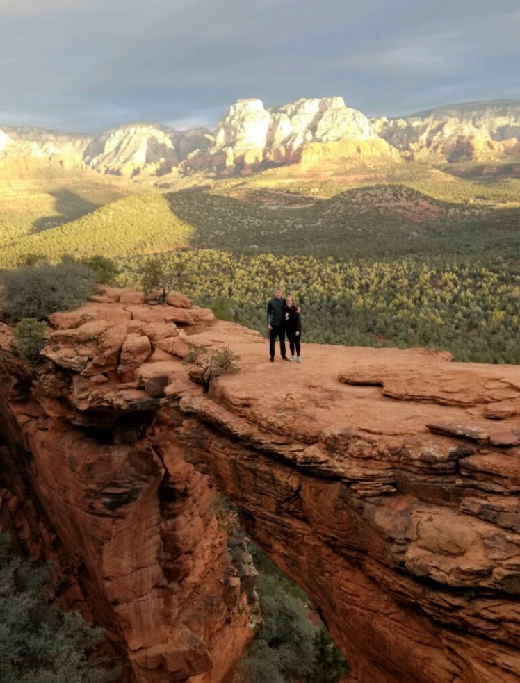 Happy Thursday from #Arizona with one of my favorite pics. 2/3 of my children + amazing beauty. Grand Thursday, friends! 🌄🌄🌄🌄🌄🌄🌄🌄🌄🌄🌄🌄 #thursdayvibes #beautiful