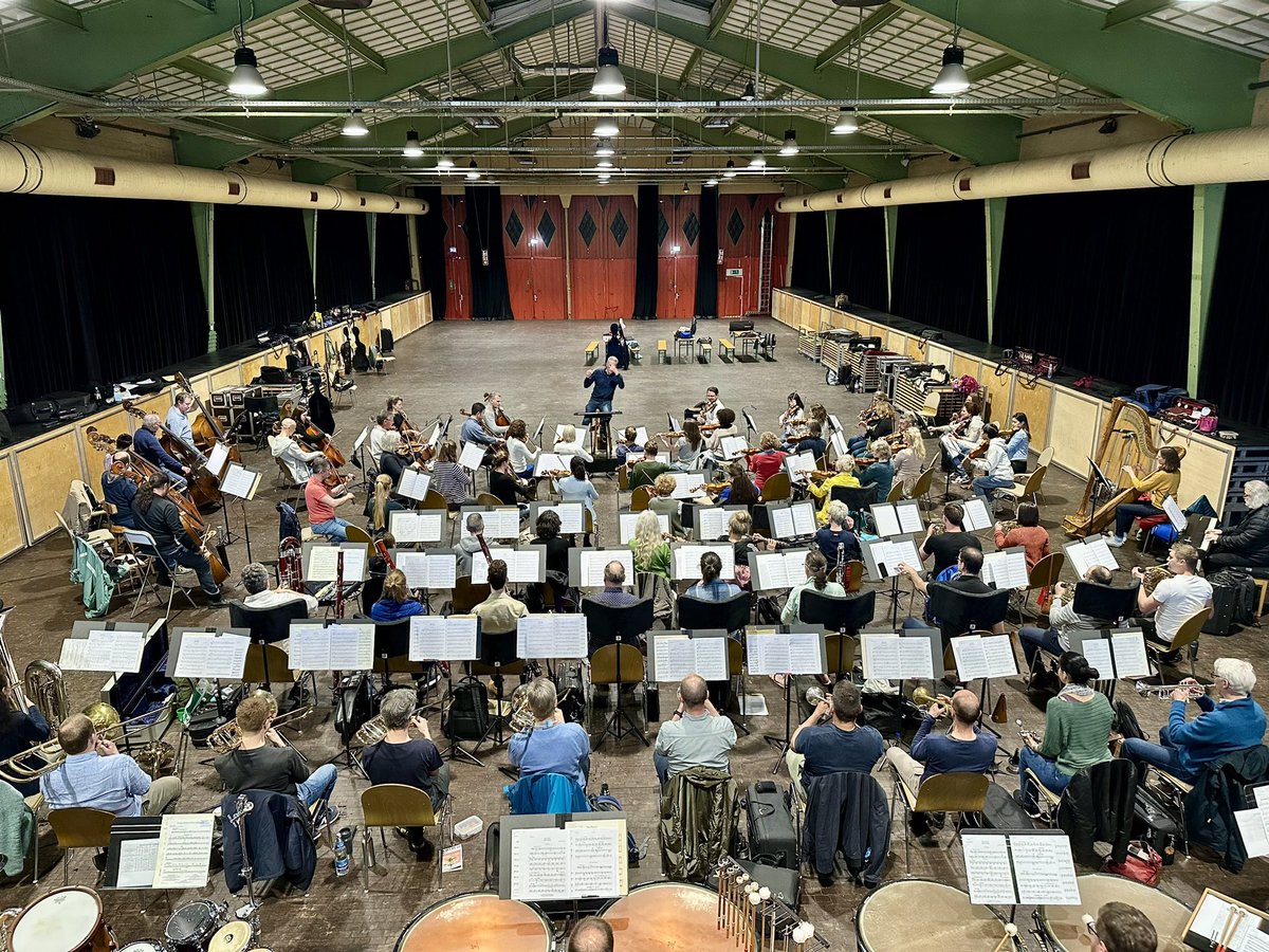 Deutsche Philharmonie Merck (@dphilmerck) on Twitter photo Proben für „Magic of Movie“ am Sonntag (11 und 18 Uhr) und Montag (19.30 Uhr) im <a href="/StaatstheaterDA/">Staatstheater Darmstadt</a> mit Jason Weaver als Gastdirigent. Eventuelle Restkarten an der Kasse ab 1 Stunde vor Vorstellungsbeginn. Proben für „Magic of Movie“ am Sonntag (11 und 18 Uhr) und Montag (19.30 Uhr) im <a href="/StaatstheaterDA/">Staatstheater Darmstadt</a> mit Jason Weaver als Gastdirigent. Eventuelle Restkarten an der Kasse ab 1 Stunde vor Vorstellungsbeginn.