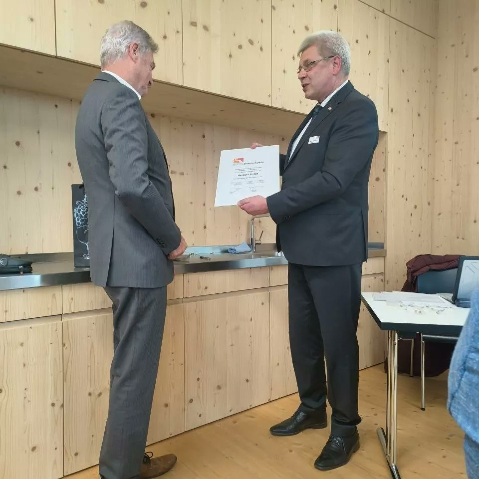 Das Private Office S.K.H. Raphael Dakik, Hazrat Ishaan XIII., ist hoch erfreut mit Christina Savary Kaiser als ernannte "Special Delegate", neu im Vorstand des Botschafterclub Vierländerregion Bodensee vertreten zu sein. Es gilt ein herzlicher Dank für das Vertrauen.
