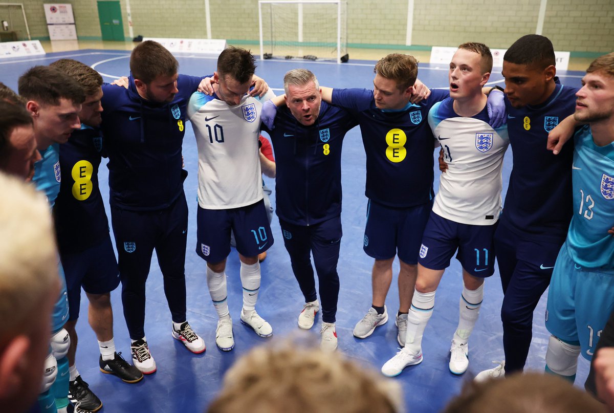 And a final piece of advice from @England Deaf Women head coach Steve Daley... 'Enjoy coaching and never be afraid to seek others' advice. Make mistakes and be vulnerable. See players as people and be prepared for journeys to go in different directions.' #DeafAwarenessWeek