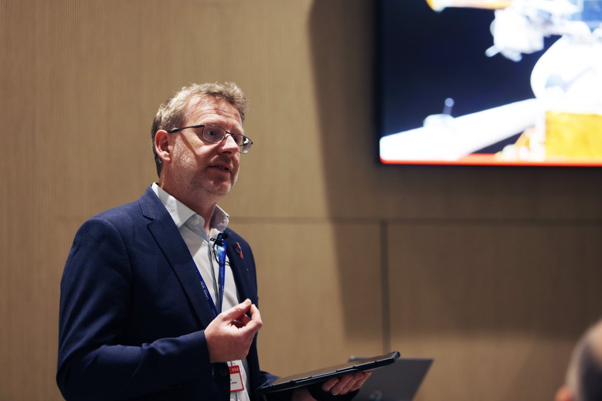SatAppsCatapult's tweet photo. It's another busy day here at Harwell for Day Two of our #IOSMConferenceUK - panel sessions have been split across three tracks to focus the conversation and there's been more fantastic networking, connections, and tech demonstrations showcasing the future of the industry 🛰️ https://t.co/mEZ4U8xTB8