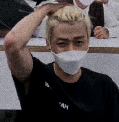까우 lll tweet media