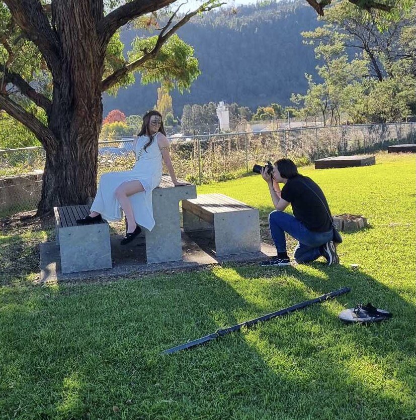 Opal_Lua's tweet photo. Behind every great photo is a lot of work and sometimes a lot of people staring at you wondering what the hell you are doing 😂 https://t.co/h7hTPNyGIf