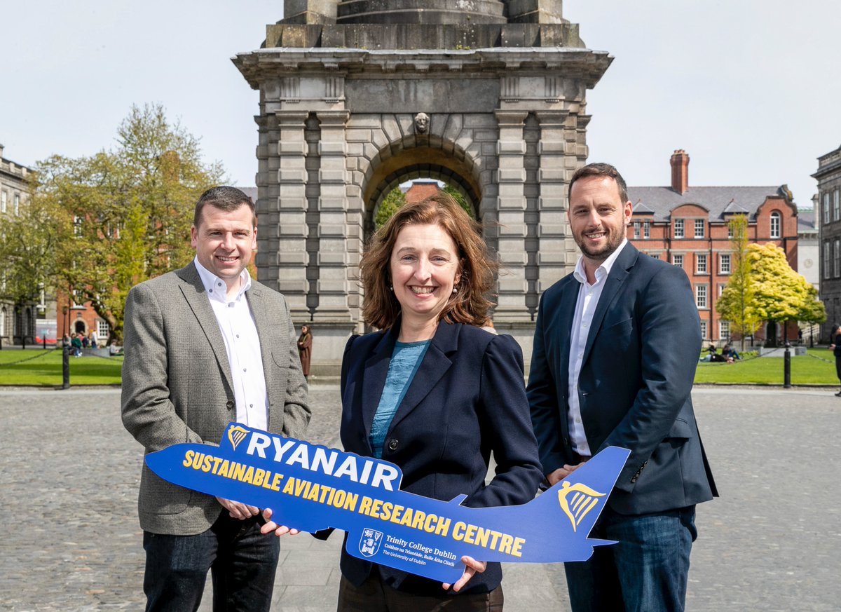 Today @Ryanair extended its research partnership with Trinity to 2030. Ryanair has made a further €2.5 million donation (€4 million total) to fund work taking place at the Ryanair Sustainable Aviation Research Centre. Read more at: tcd.ie/news_events/ar…