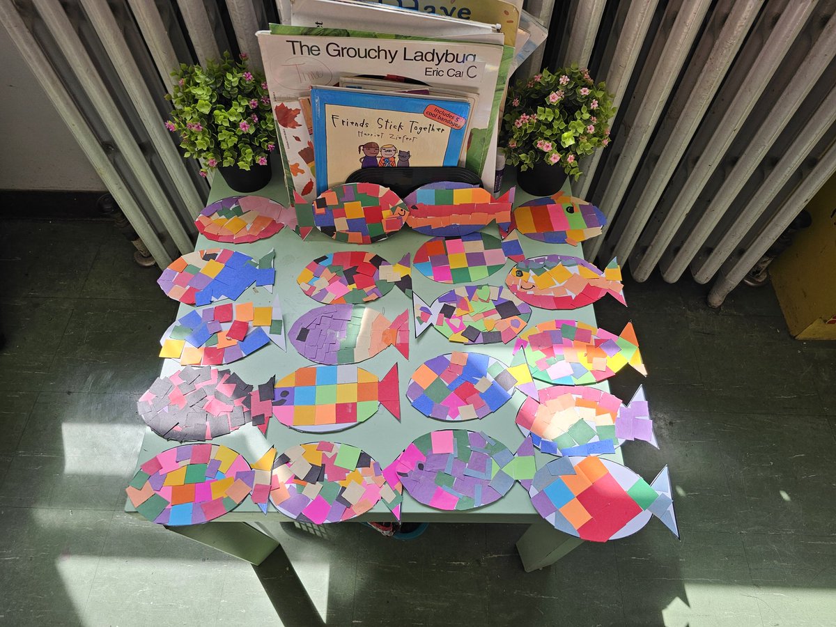 Thank you to the Grade 2 classes @BonaventurTCDSB for making such beautiful mosaic fish during your First Communion retreat on Tuesday. May you continue to grow in love of God as you receive this beautiful sacrament. #TCDSBwithChrist