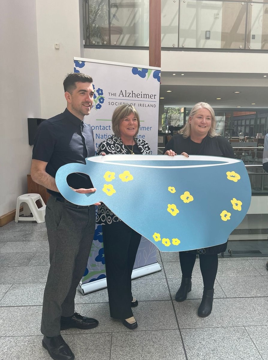 alzheimersocirl's tweet photo. Our Advocacy Manager @CloWhelan pictured here with Minister @MaryButlerTD and Senator @fintanwarfield. Thank you so much for supporting #TeaDay30 at Leinster House. https://t.co/y0soFWzBFF